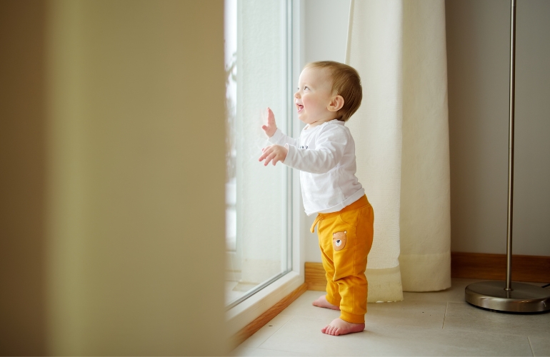 【WEBクリニック】たっちができる前に立たせるのは良くないでしょうか?