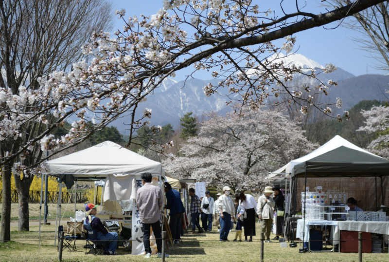 あづみの公園クラフトマルシェ春