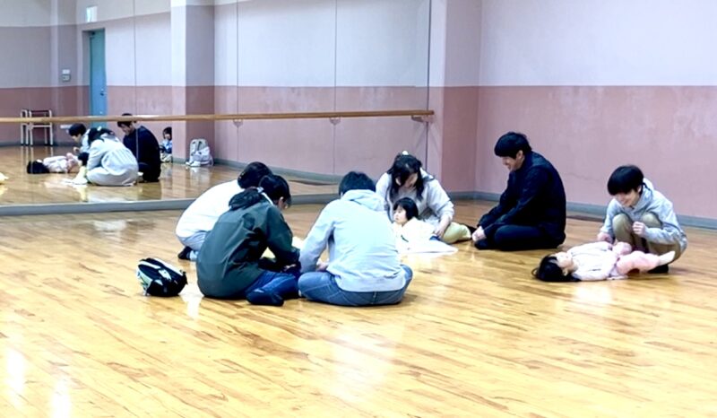 親子で楽しむリトミック(０～３歳)