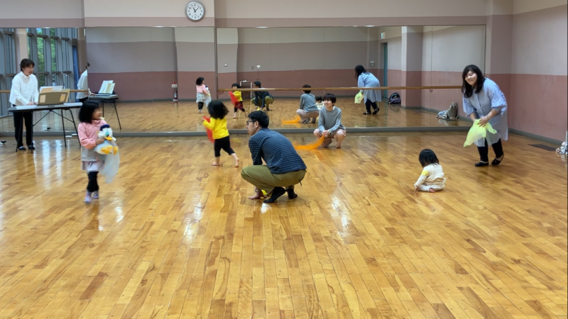 親子で楽しむリトミック(０～３歳)