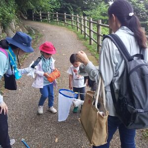 親子でゆっくり森あそび